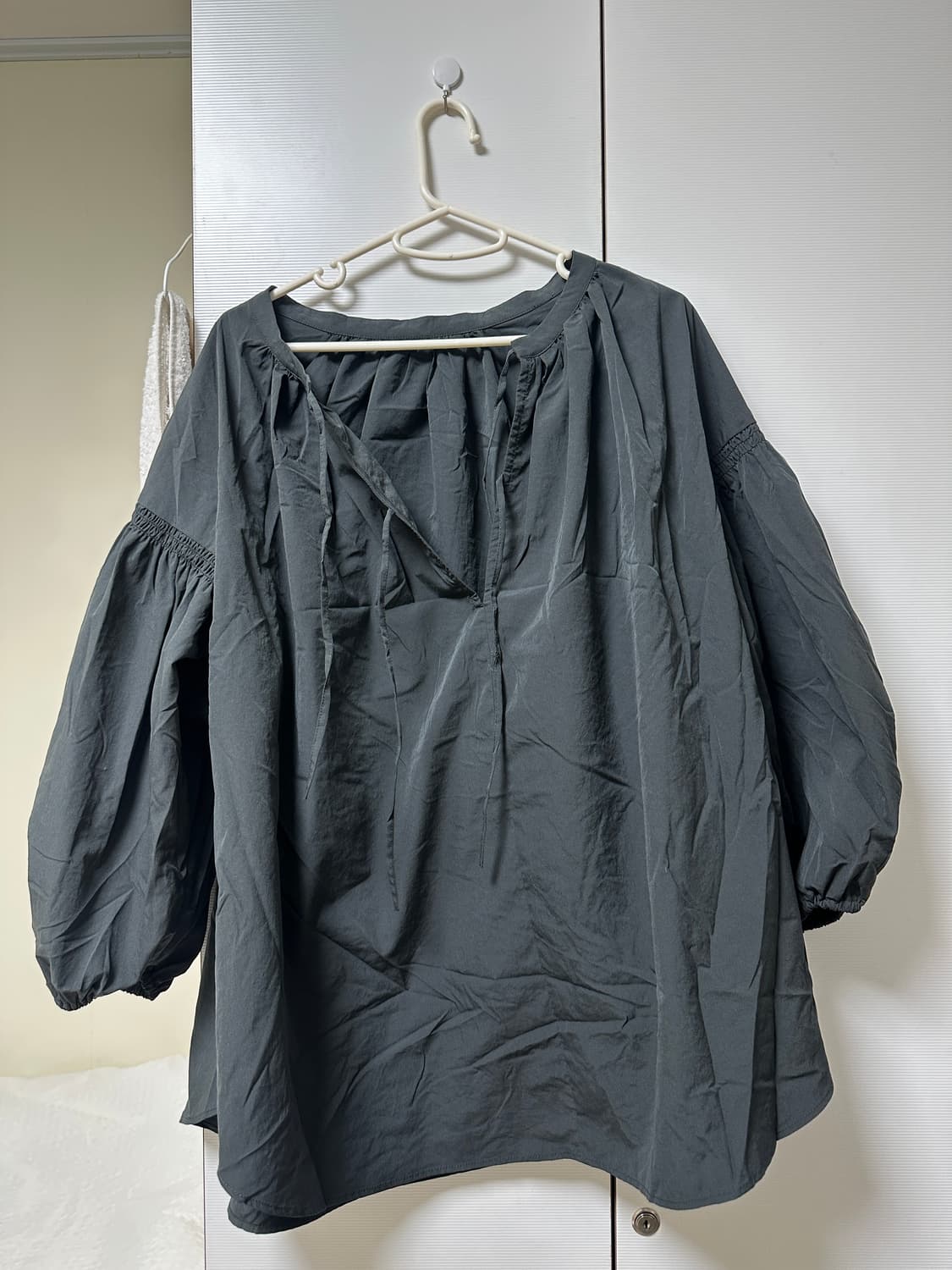 차콜 블라우스 (택포) 상품이미지1
