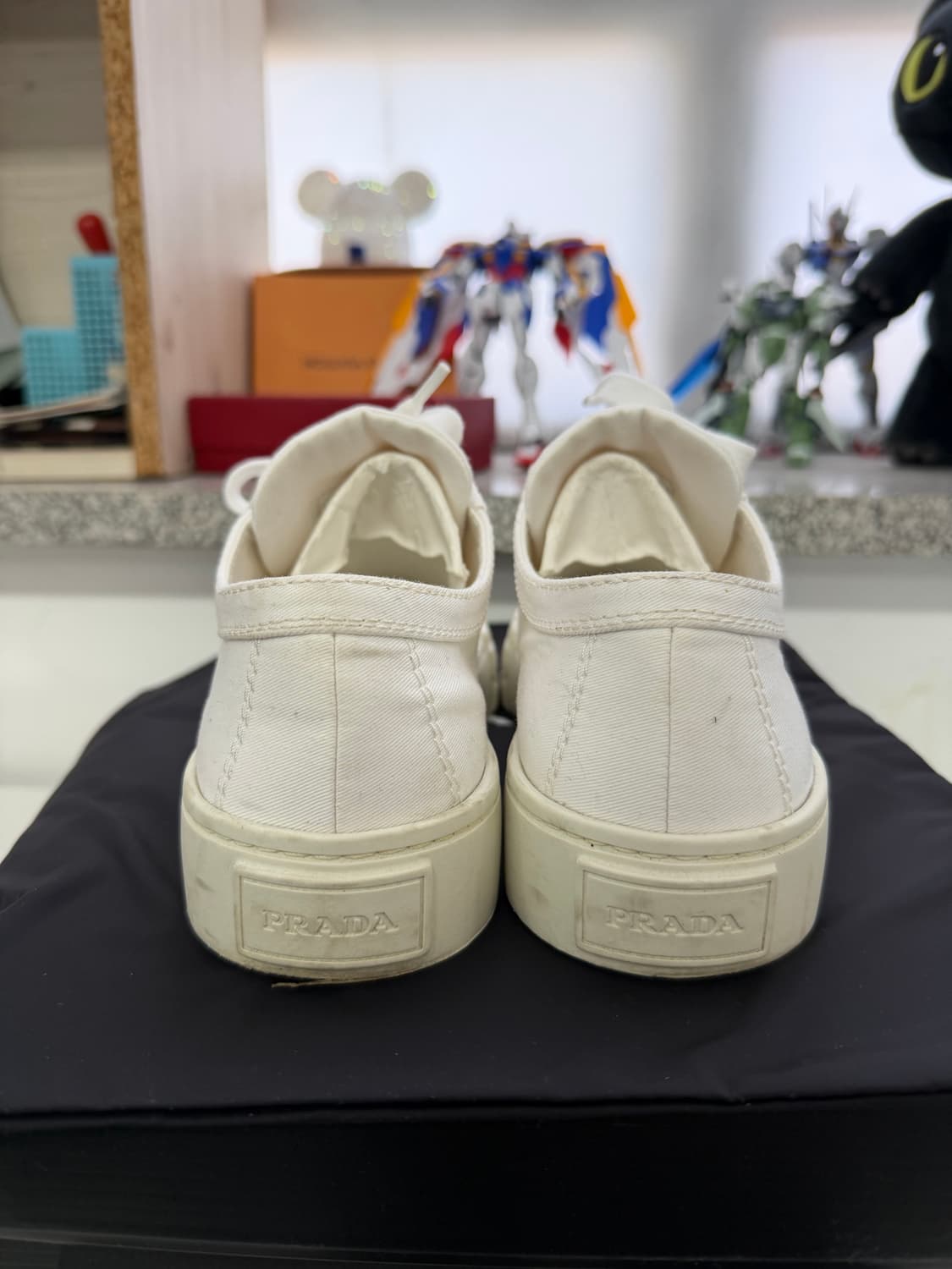 정품) 프라다 개버딘 스니커즈 화이트 37 풀구성 상품이미지6