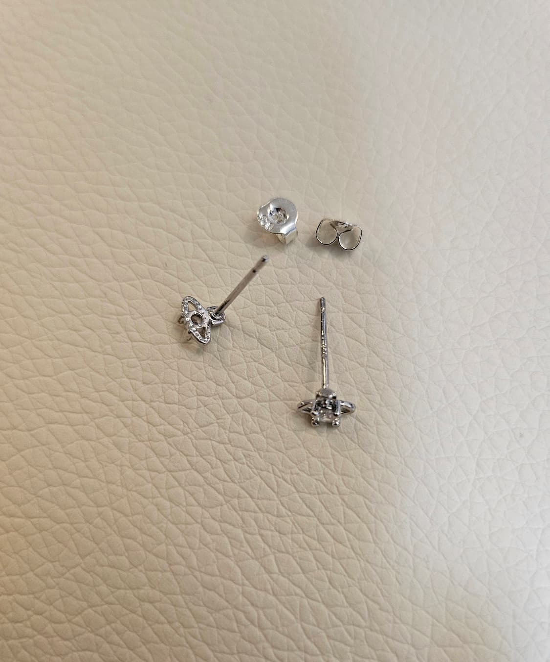 비비안웨스트우드 업사이클링 마이크로 미니 귀걸이 상품이미지3