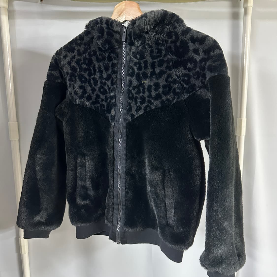 나이키 우먼스 레오파드 퍼 자켓 상품이미지1