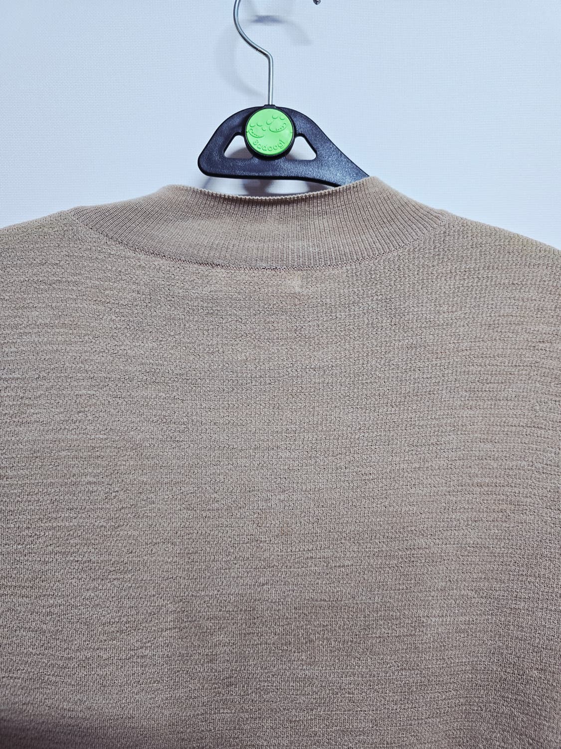 SJSJ 베이지색 모크넥 니트 스웨터 상품이미지6