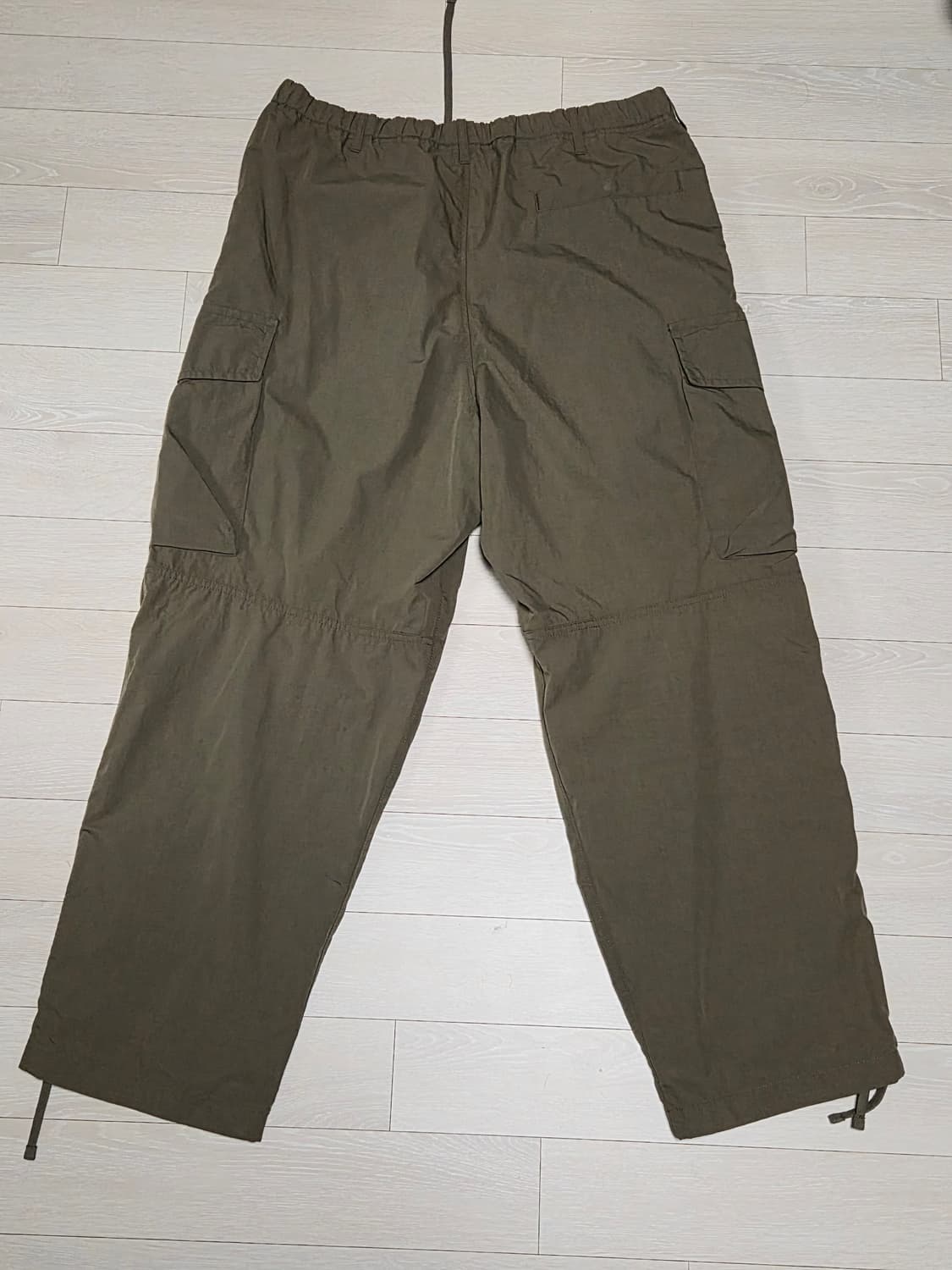 Uniqlo U 와이드 피트 파라슈트 카고 팬츠 XL 상품이미지2