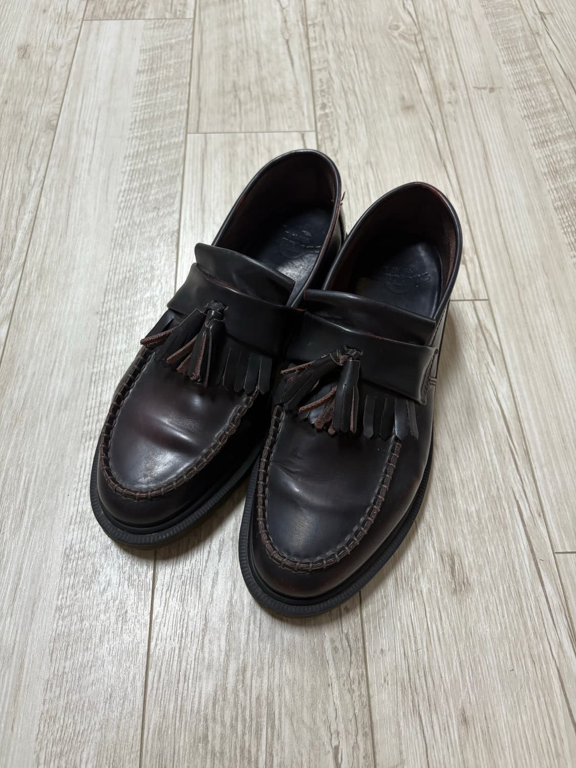 닥터마틴 아드리안 체리우드 270 상품이미지1