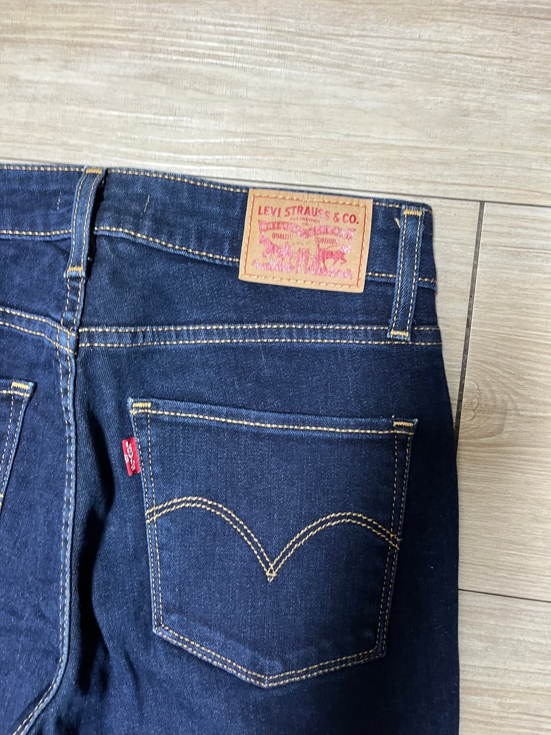 리바이스 721 하이 라이즈 스키니진 26 상품이미지3