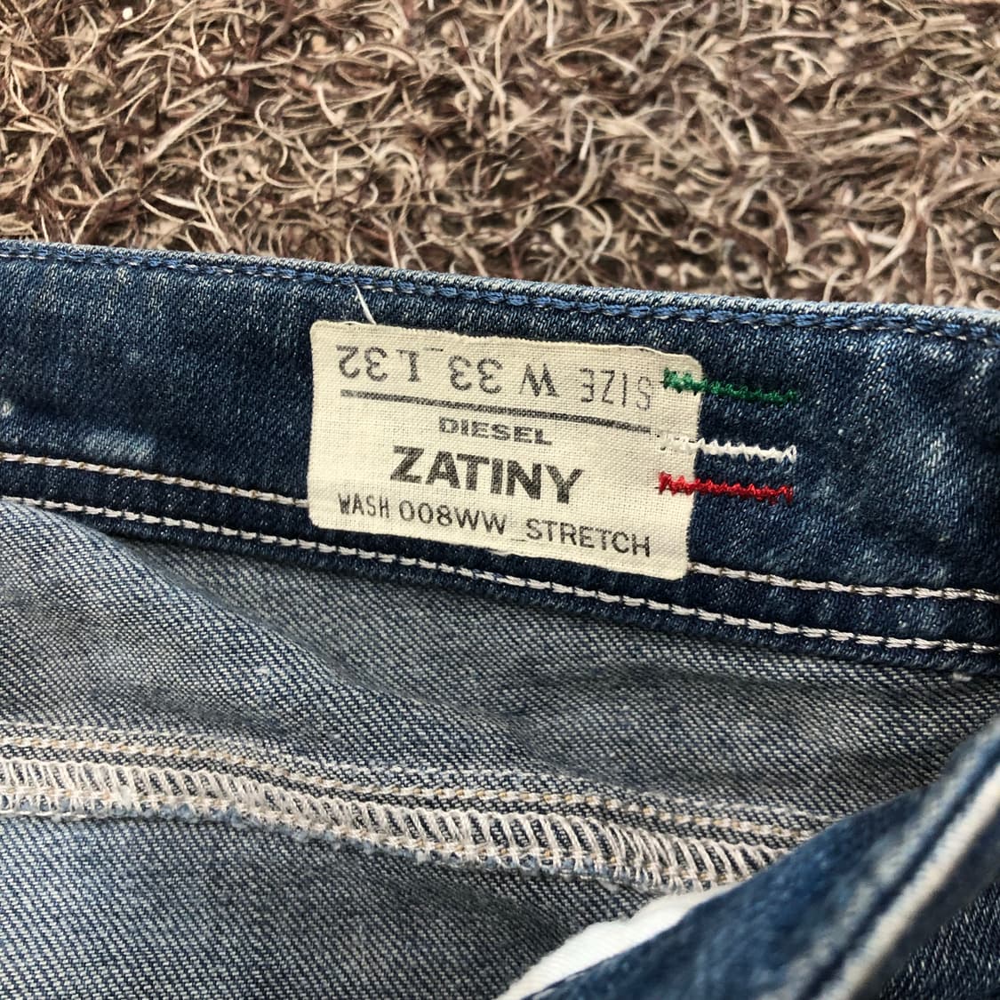 디젤 ZATINY 워싱 디스 부츠컷 데님 팬츠 상품이미지6