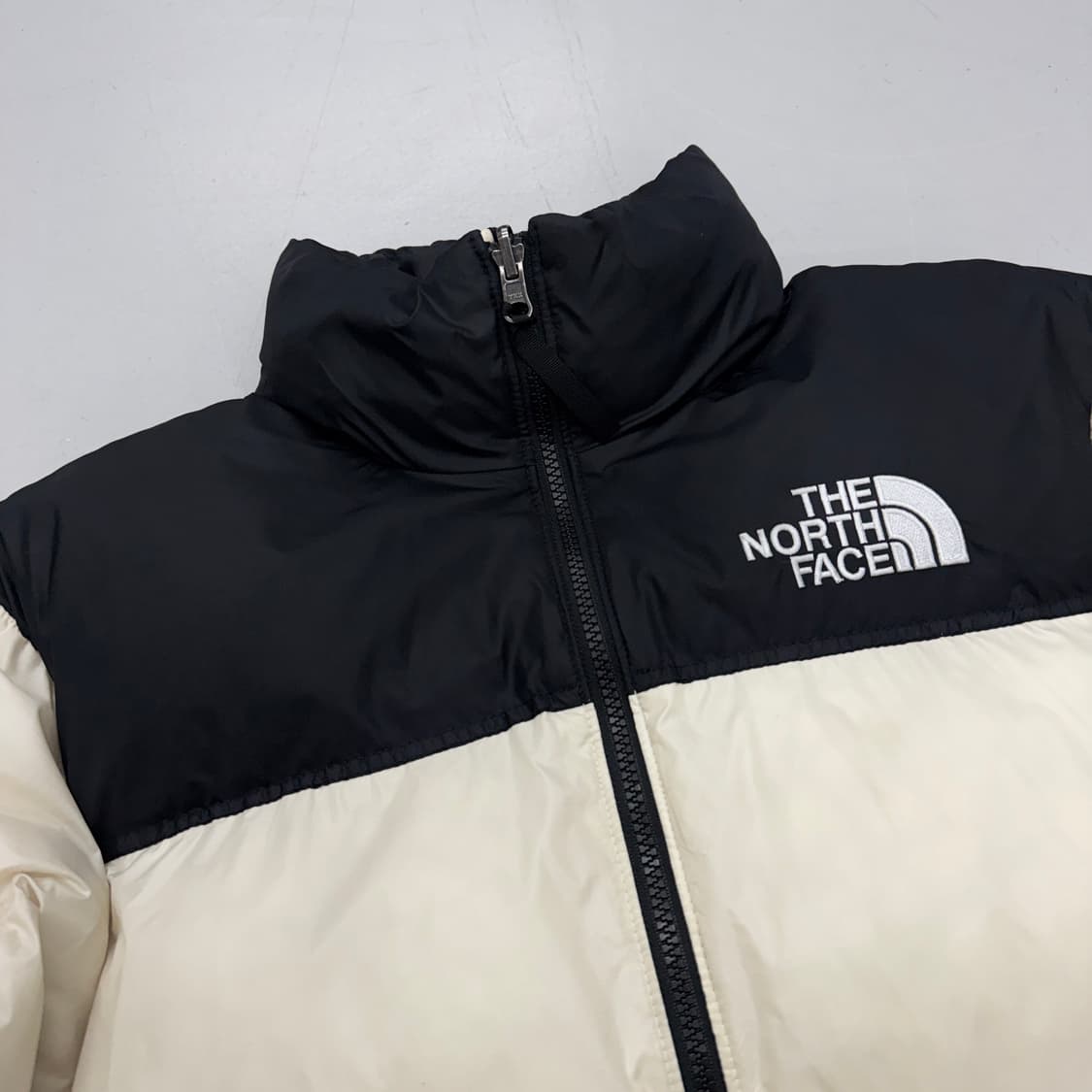 노스페이스 eco 에코 눕시 푸퍼 패딩 크림 화이트 상품이미지3