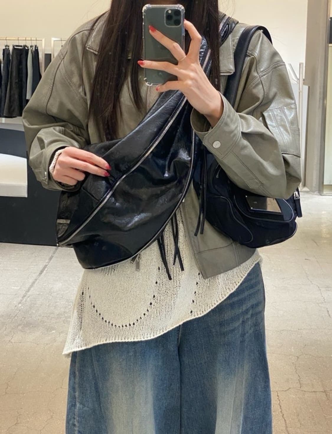 트리밍버드 지퍼 피니싱 레더 호보백 블랙 상품이미지3