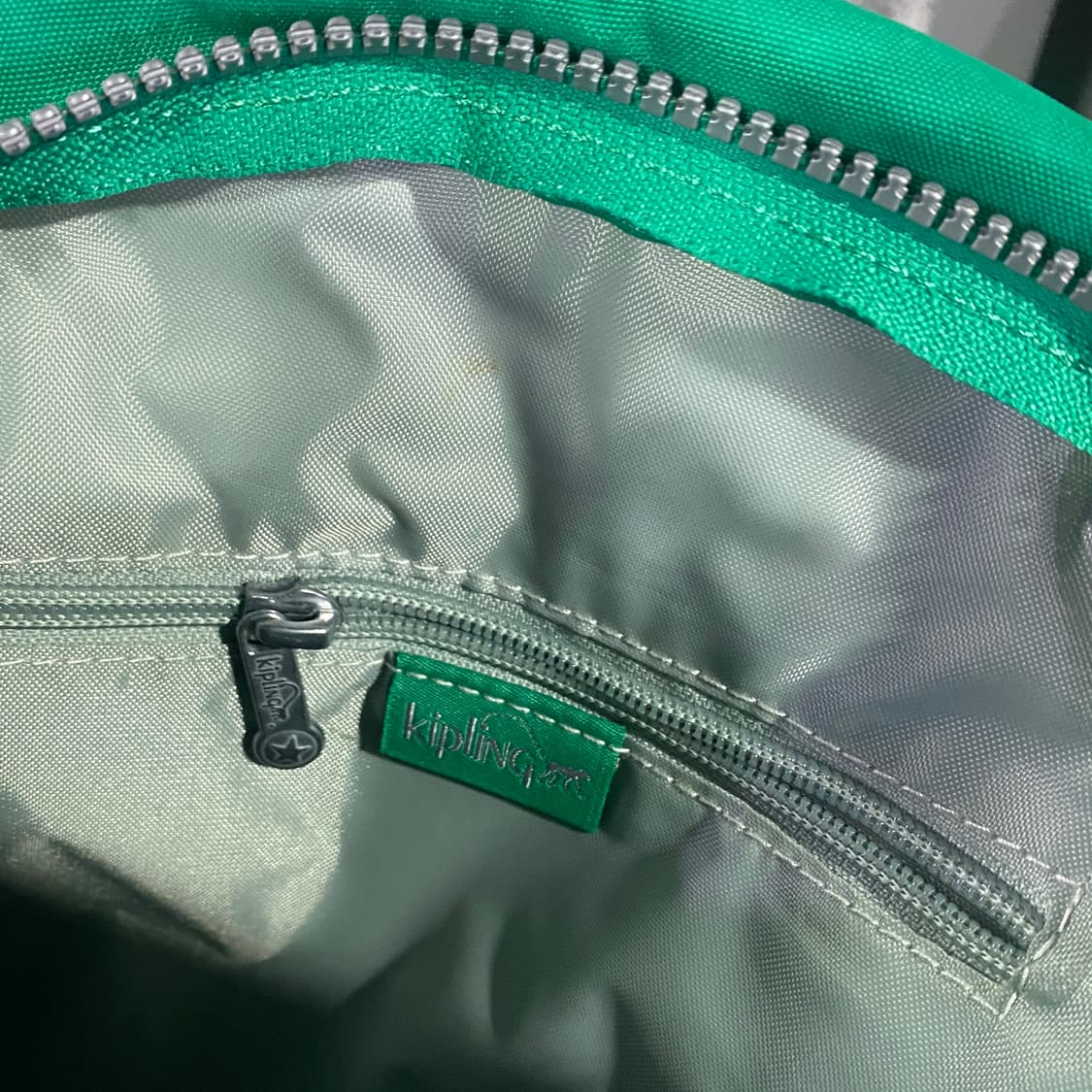 키플링 키링 그린 멀티포켓 미니백팩 B4455 상품이미지2