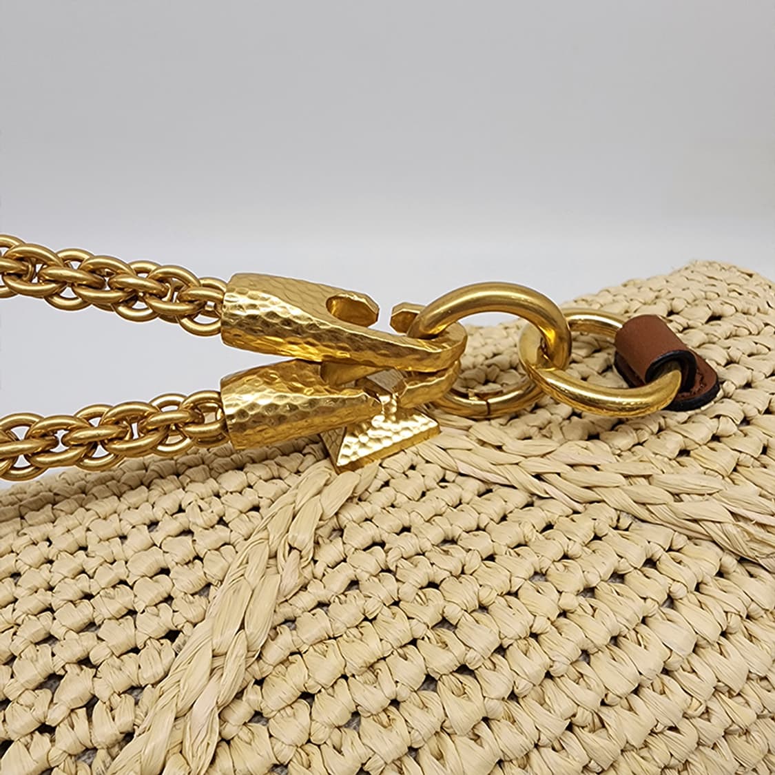 발렌티노 로만스터드 라피아 숄더백 상품이미지7