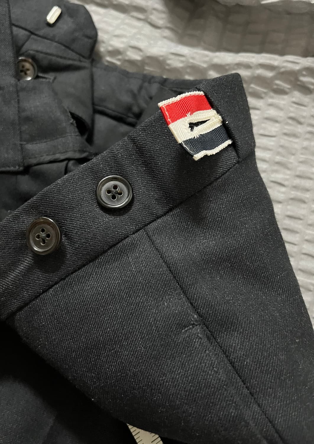 톰브라운 하이암홀 수퍼 120수 울 트윌 수트 MSC159A 00626 상품이미지10