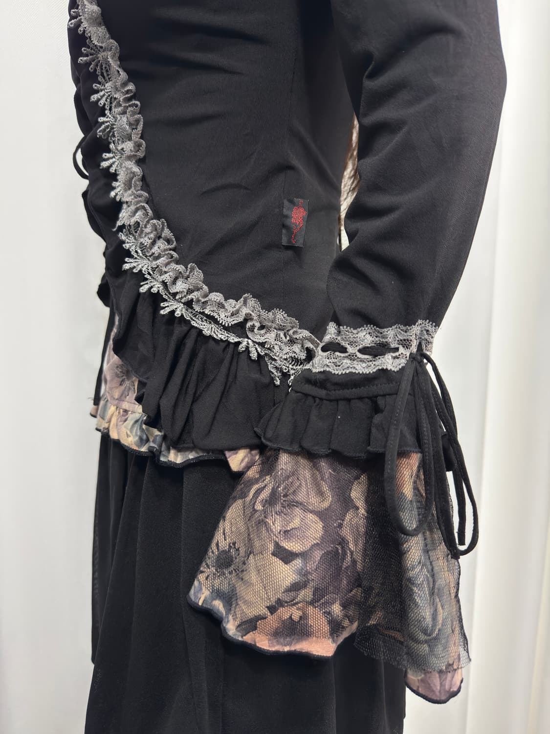 ozz on design blouse 상품이미지4