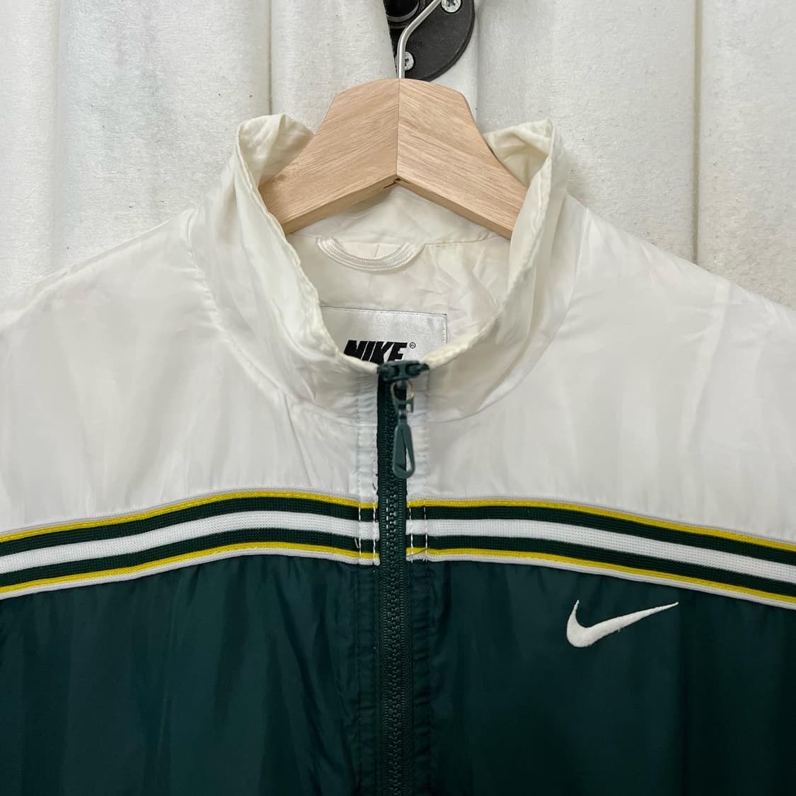 나이키 그린&아이보리 배색 스트라이프 윈드브레이커 상품이미지2