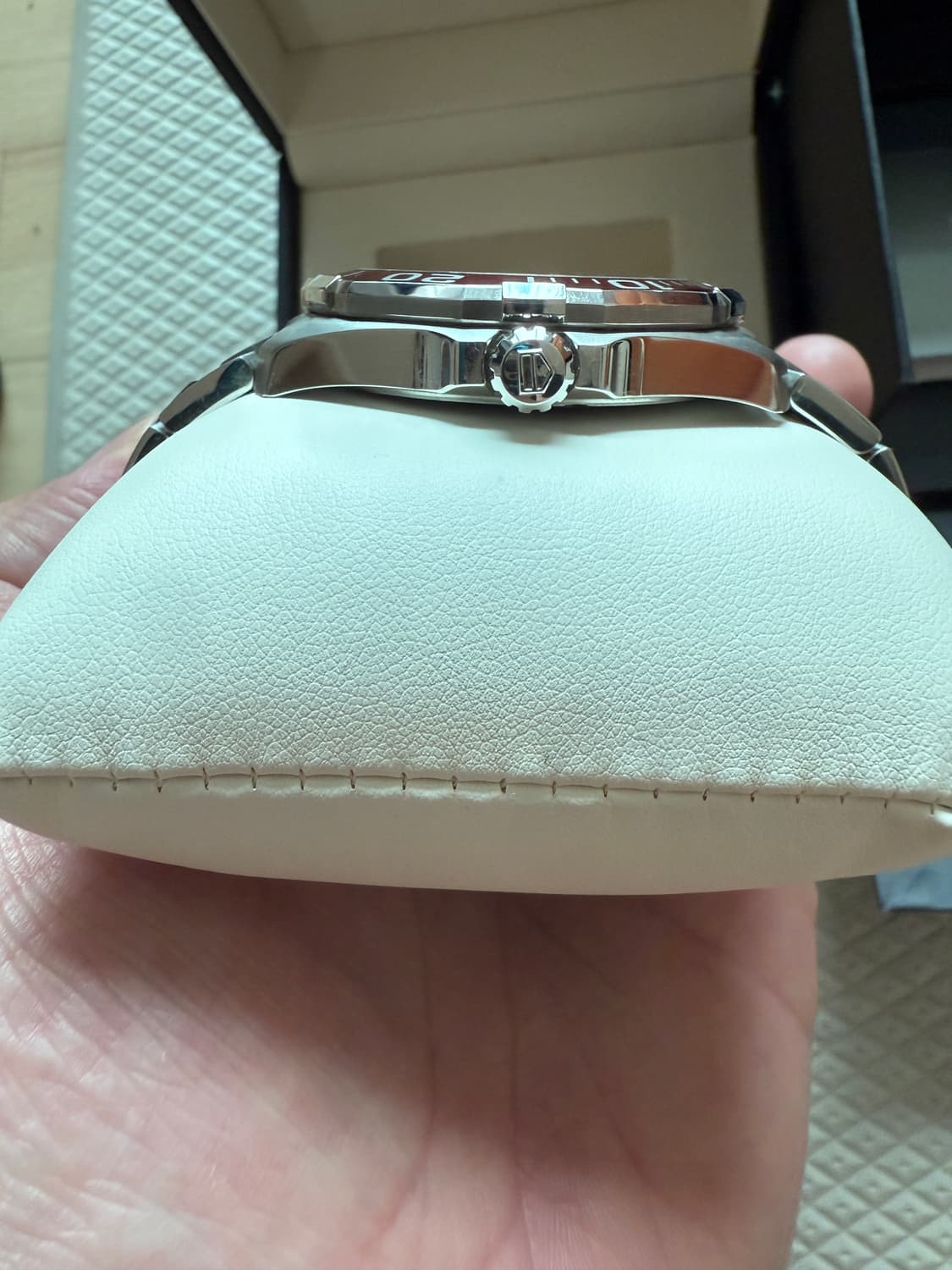 태그호이어 아쿠아레이서 쿼츠 버건디 상품이미지7