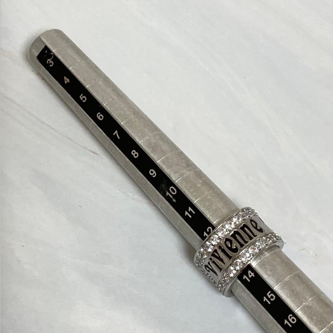 비비안웨스트우드 레터링 각인 화이트 크리스탈 큐빅링 반지 상품이미지4