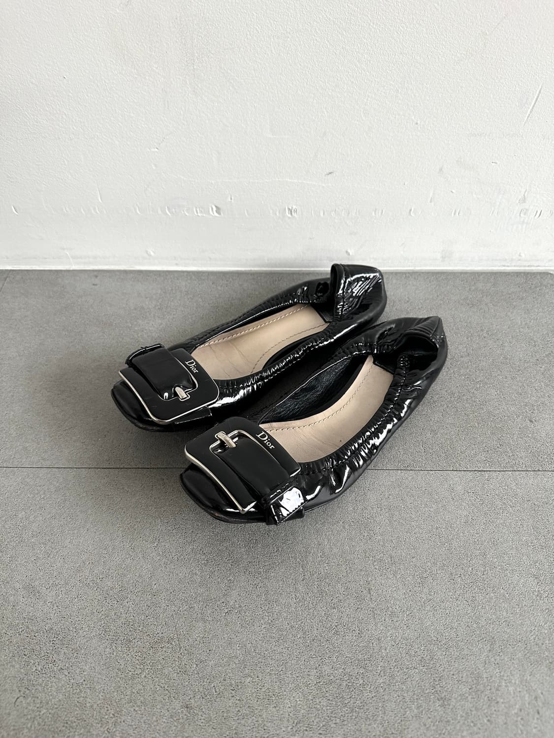 디올 레이디디올 블랙 버클 페이던트 플랫슈즈 상품이미지2