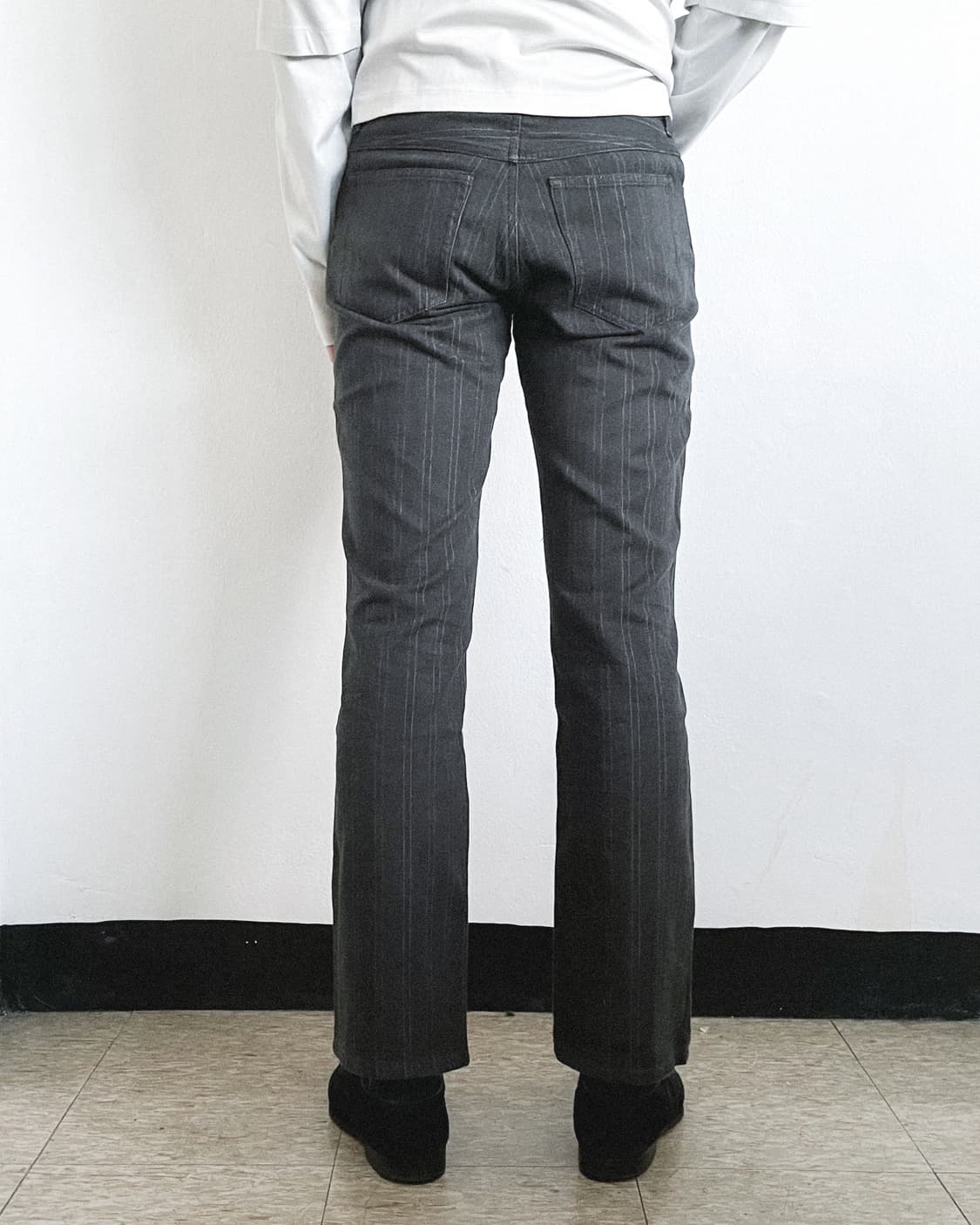 louis chavlon 스트라이프 부츠컷 플레어 데님팬츠 상품이미지4