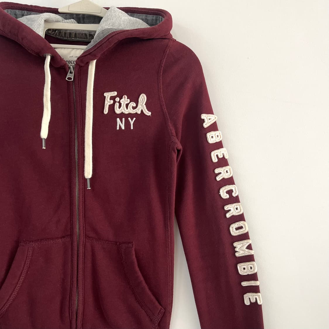 아베크롬비 딱붙핏 자수로고 버건디 후드집업 상품이미지4