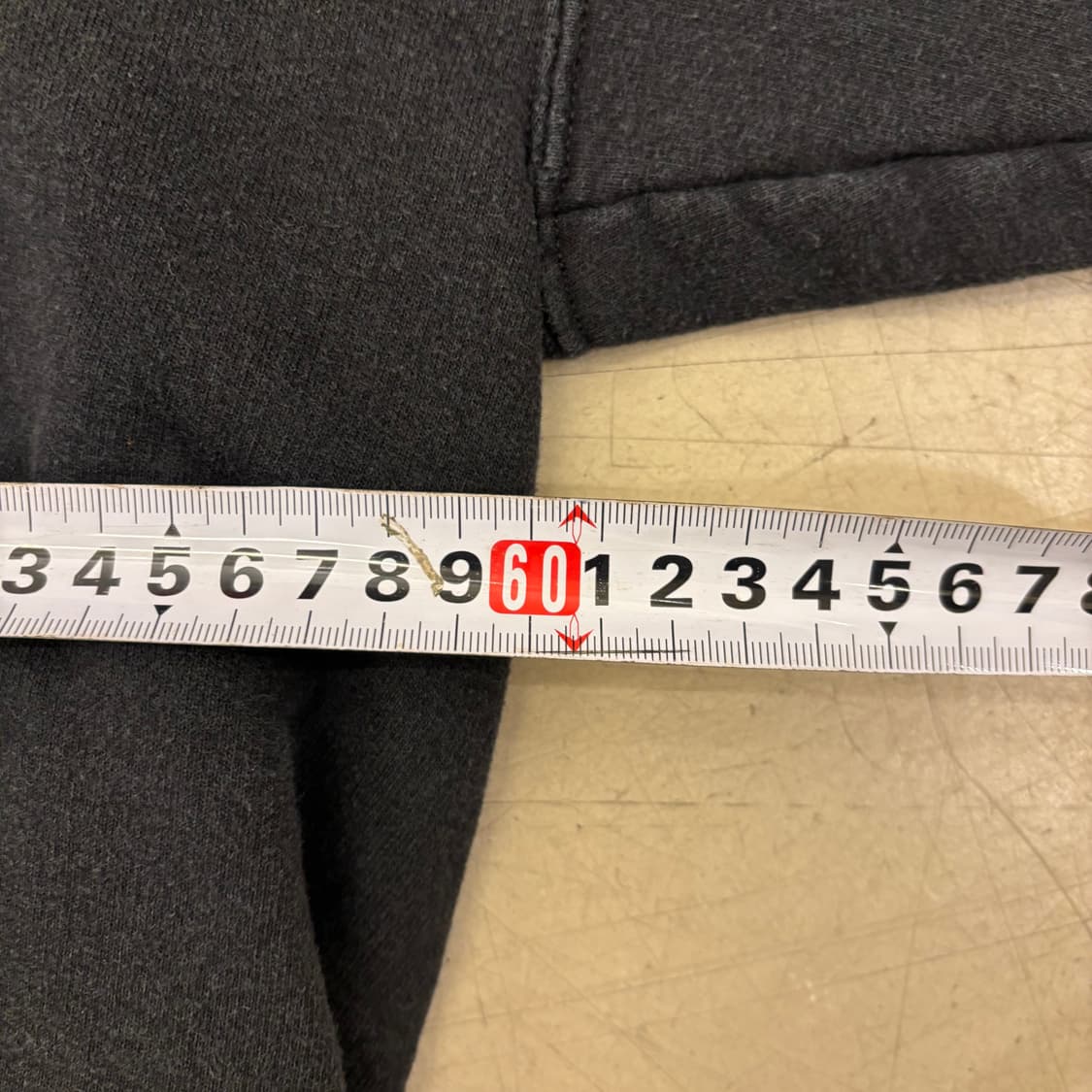 트레셔 빅로고 블랙 맨투맨 상품이미지5