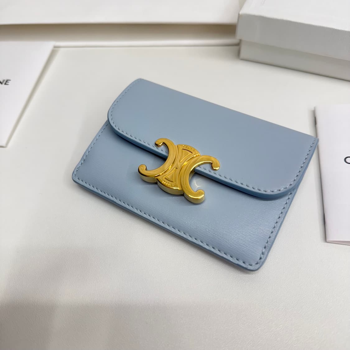 [정품] 셀린느 트리오페 플랩 지갑 페일 블루 상품이미지3