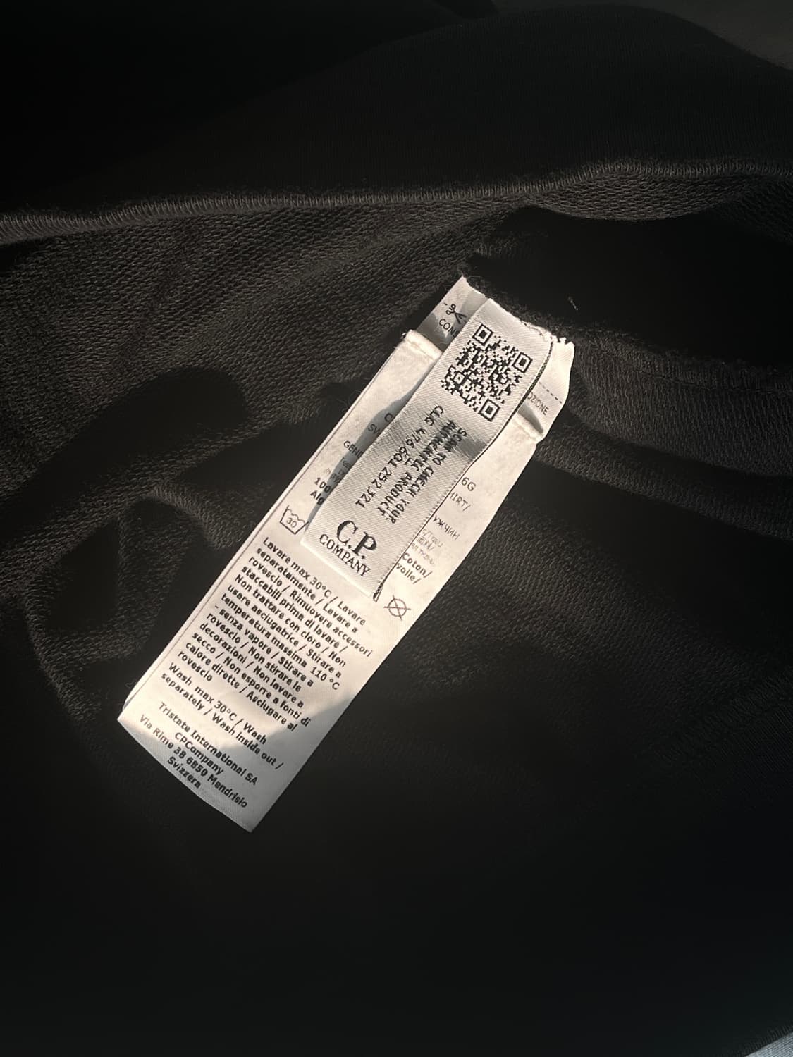 CP 컴퍼니 렌즈 와펜 반집업 블랙 L 상품이미지4