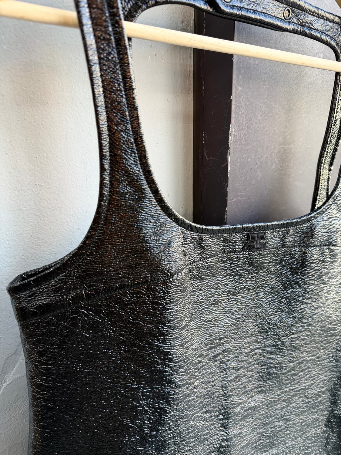 42/ 꾸레쥬 25SS 스퀘어 바이닐 원피스 상품이미지5