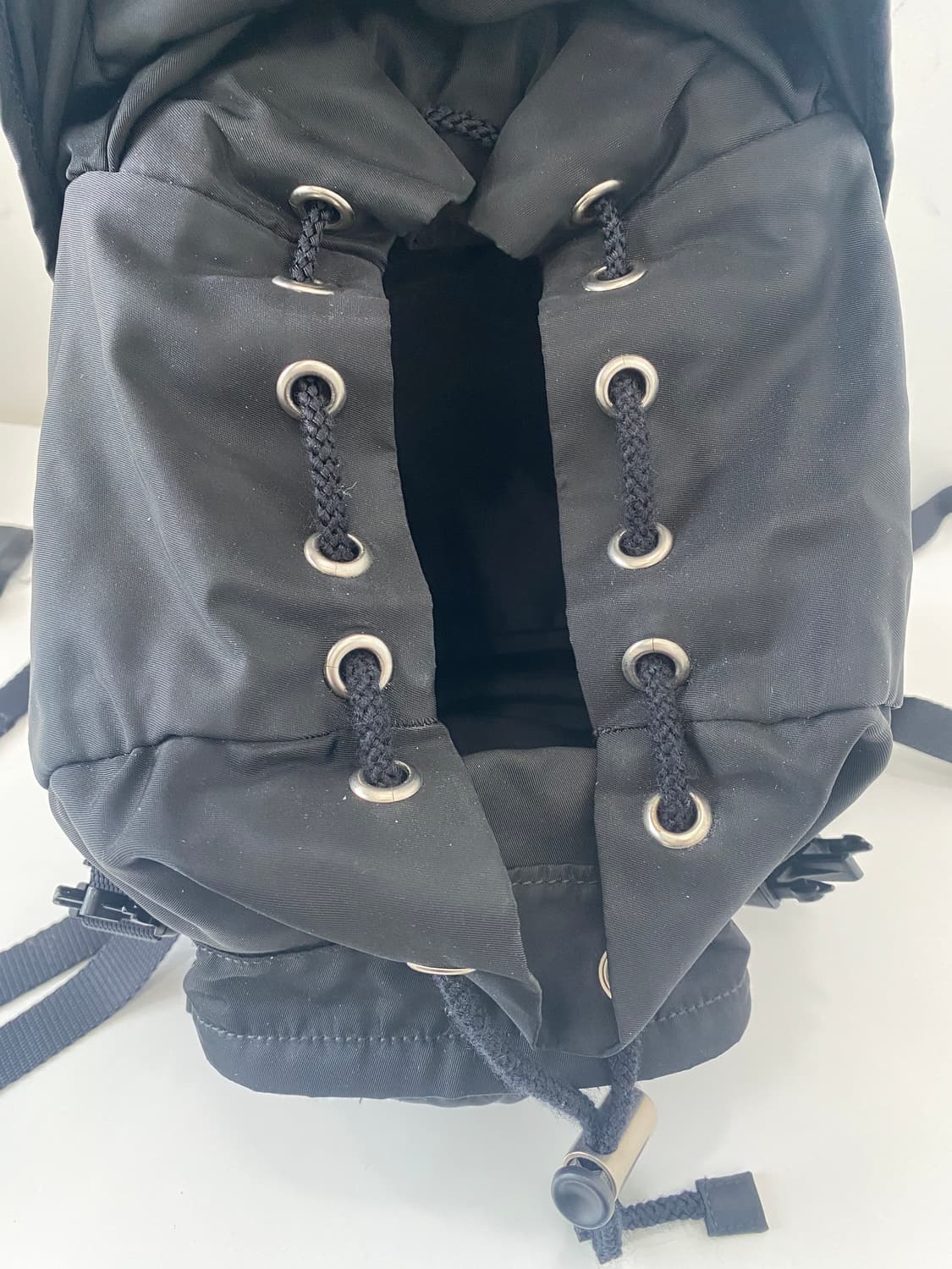 프라다 포코노 나일론 블랙 백팩 상품이미지8