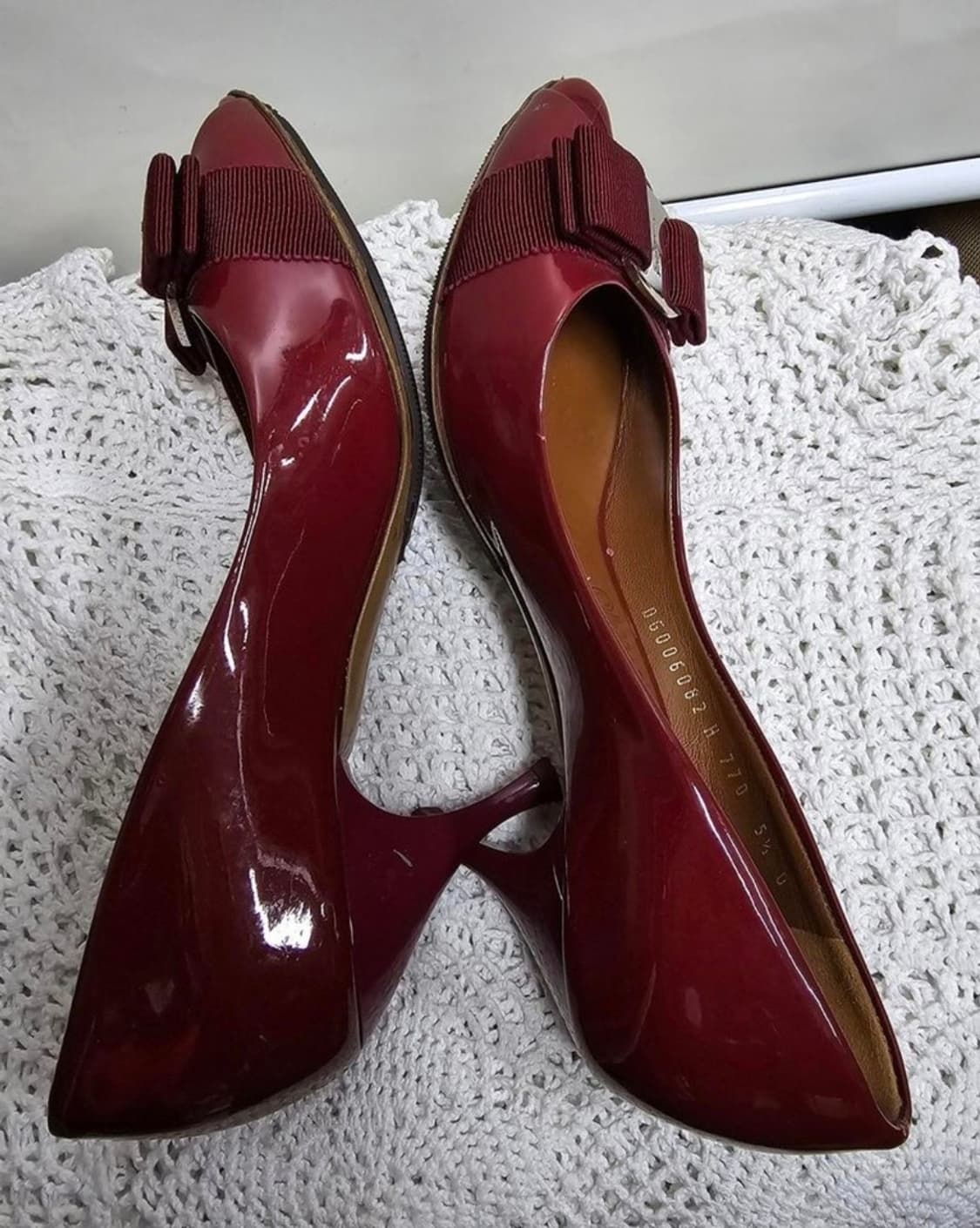 페레가모 에나멜 유광 오픈슈즈 5.5 상품이미지3