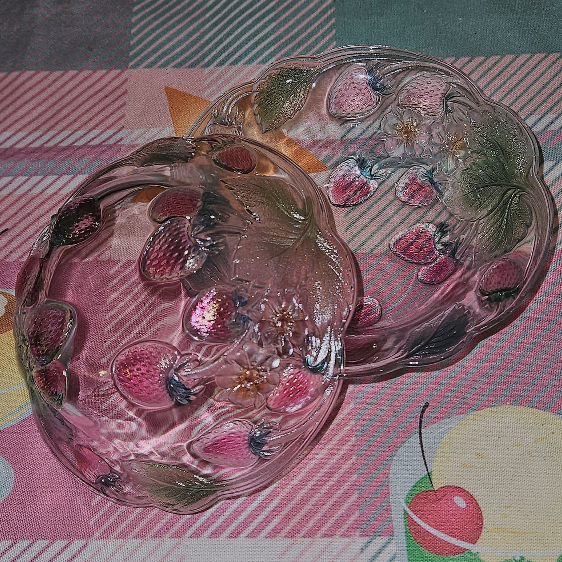 90s 소가 컬러 딸기밭 러플 유리볼 상품이미지3