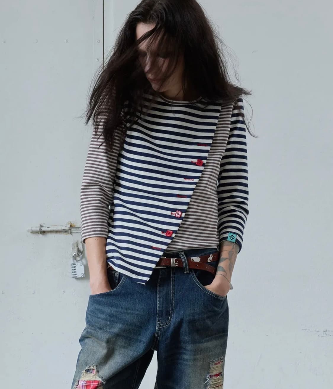 헤레틱 HERETIC BUTTON STRIPE CROSS T-SHIR 상품이미지1