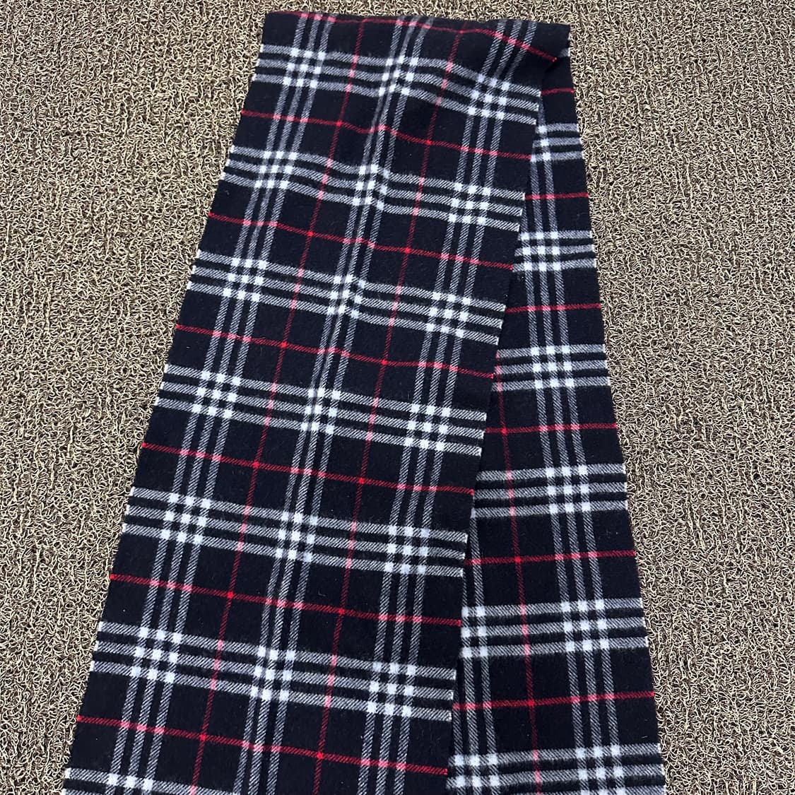 버버리 램스울 체크 머플러 목도리 네이비 상품이미지5