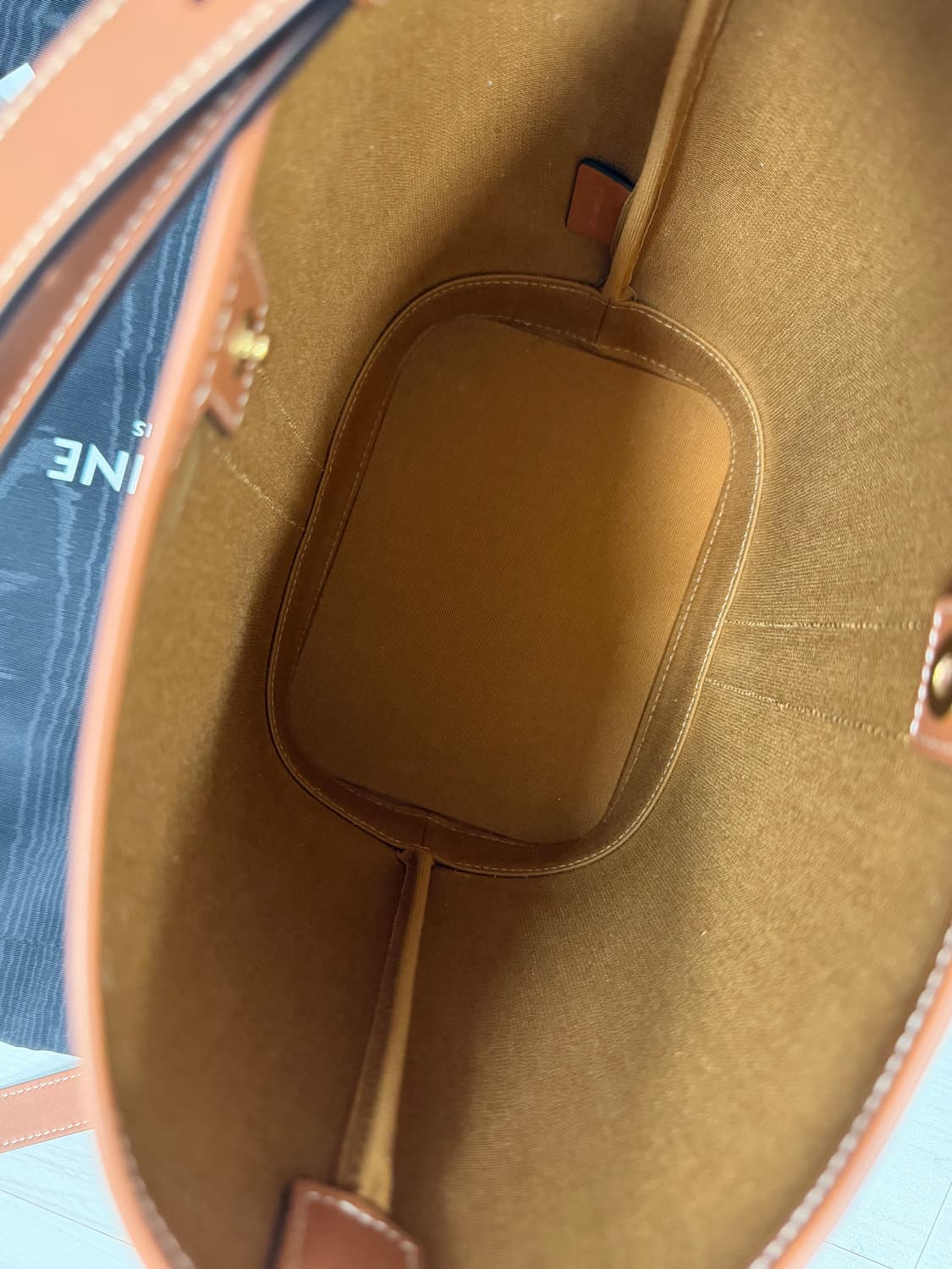 셀린느 버킷 스몰 (25년 11월 구매) 상품이미지4