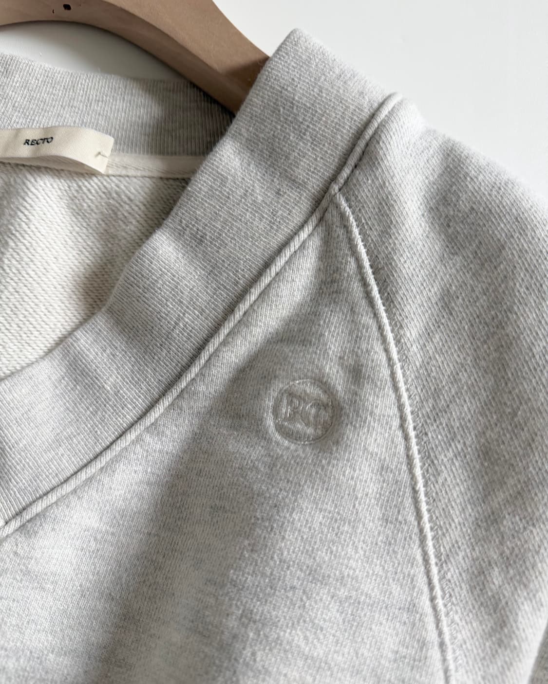 Recto 렉토 브이넥 크롭 맨투맨 상품이미지6