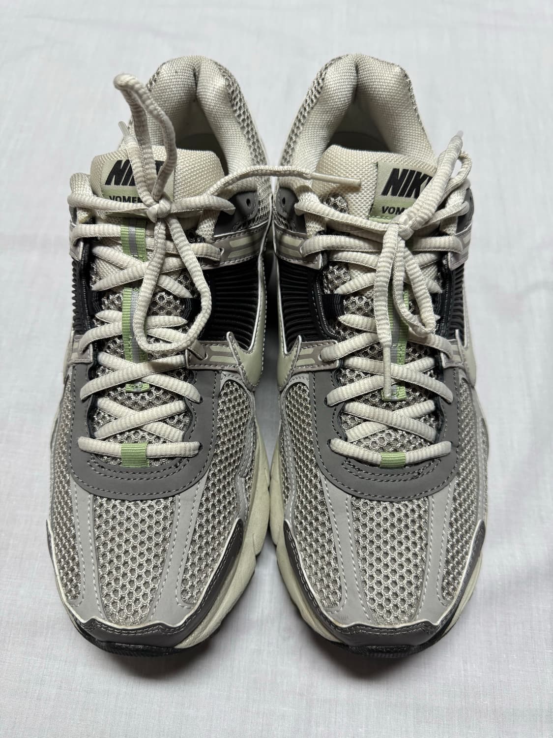 w 나이키 줌 보메로5 코블스톤 / 285사이즈 / 10회미만 착용 상품이미지2