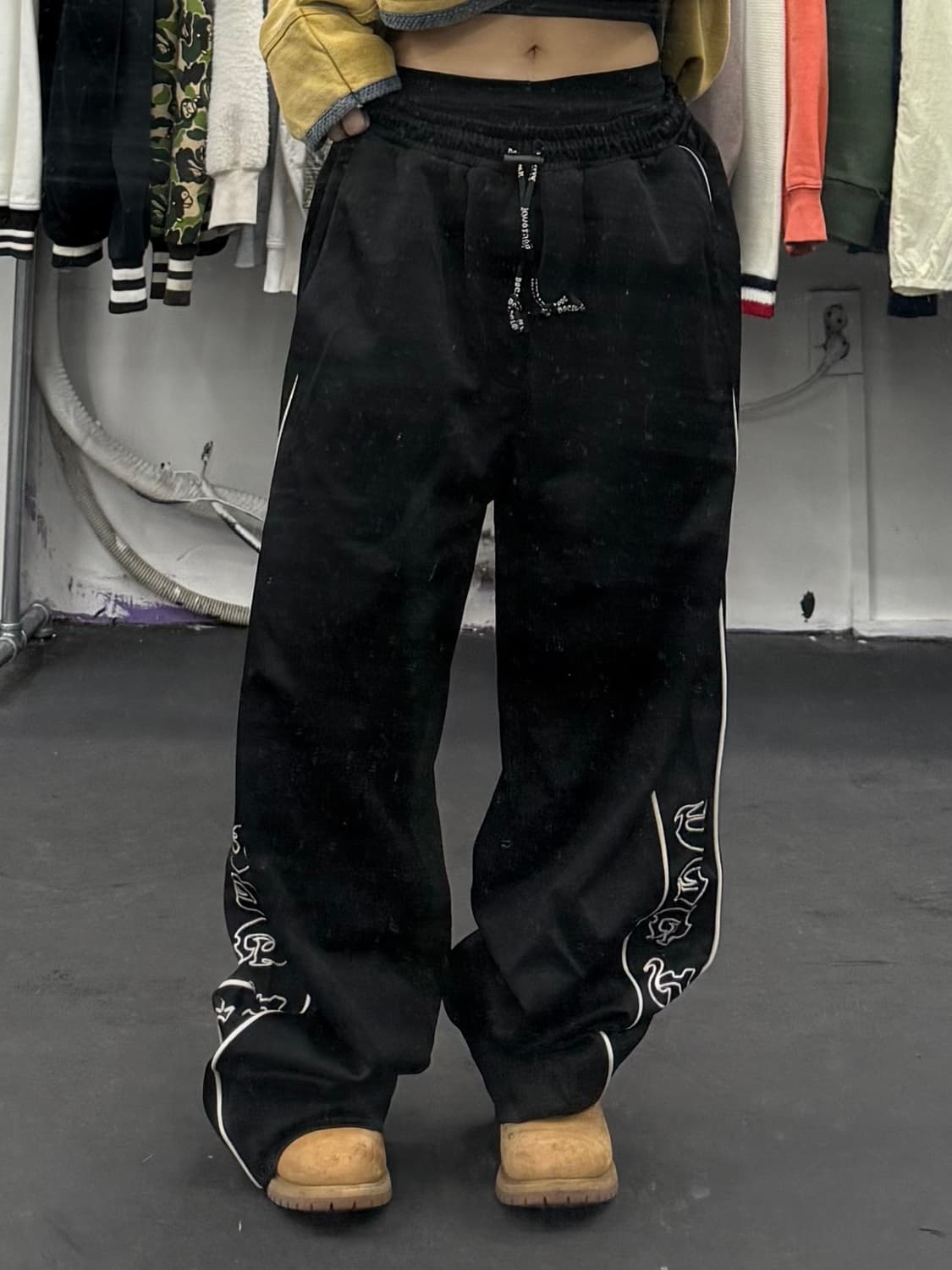 도그타운 사이드 로고 스웻팬츠 상품이미지1