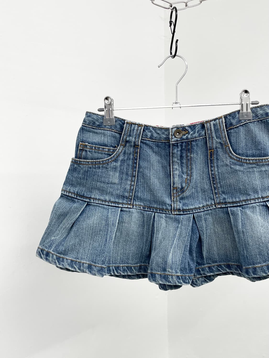 닥스 워싱 데님 플리츠 스커트 상품이미지6