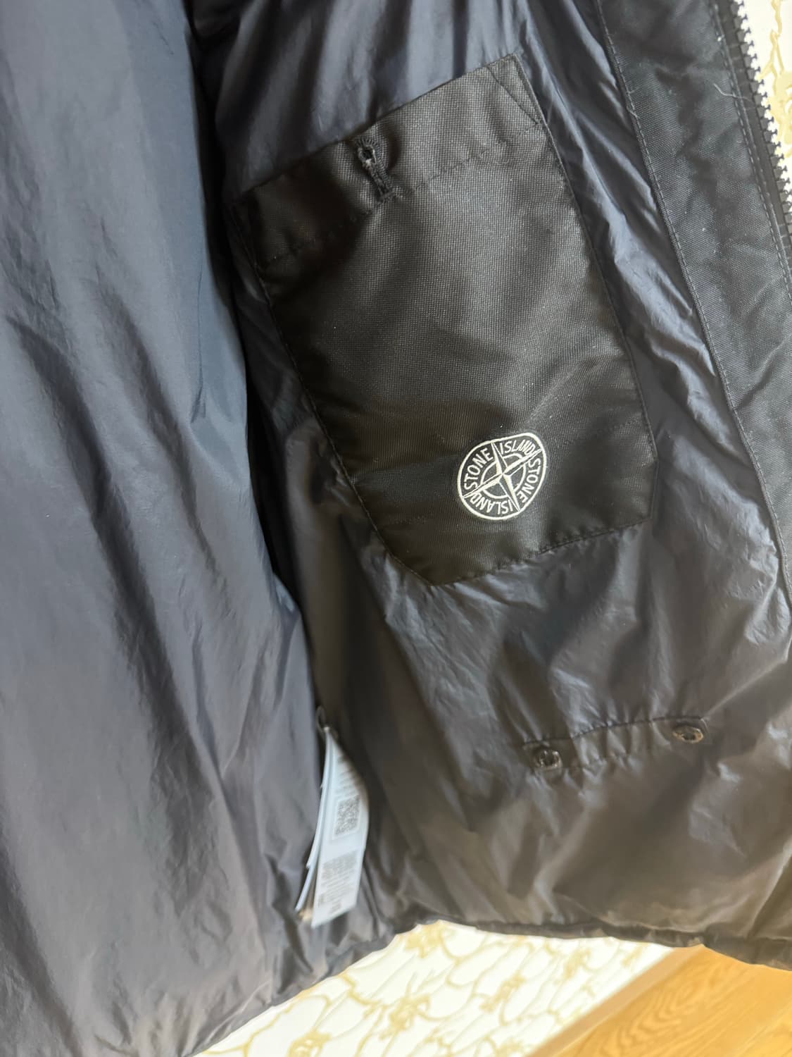 22fw 스톤아일랜드 크링클랩스 패딩 블랙 L 상품이미지4