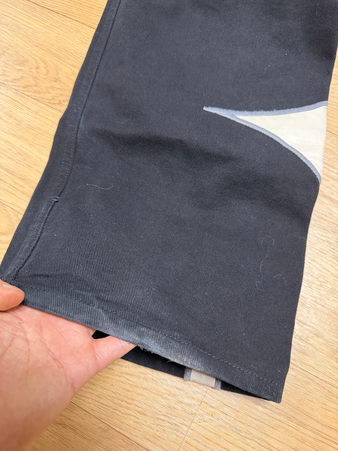 떠그 클럽 TC 레더 워싱 데님 팬츠 블랙 화이트-24FW 2사이즈 L 상품이미지5