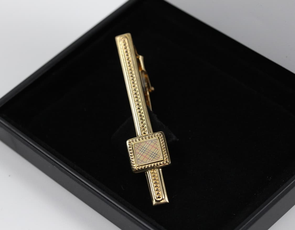 버버리 B+등급 5.5cm 남자 명품 넥타이핀 상품이미지1