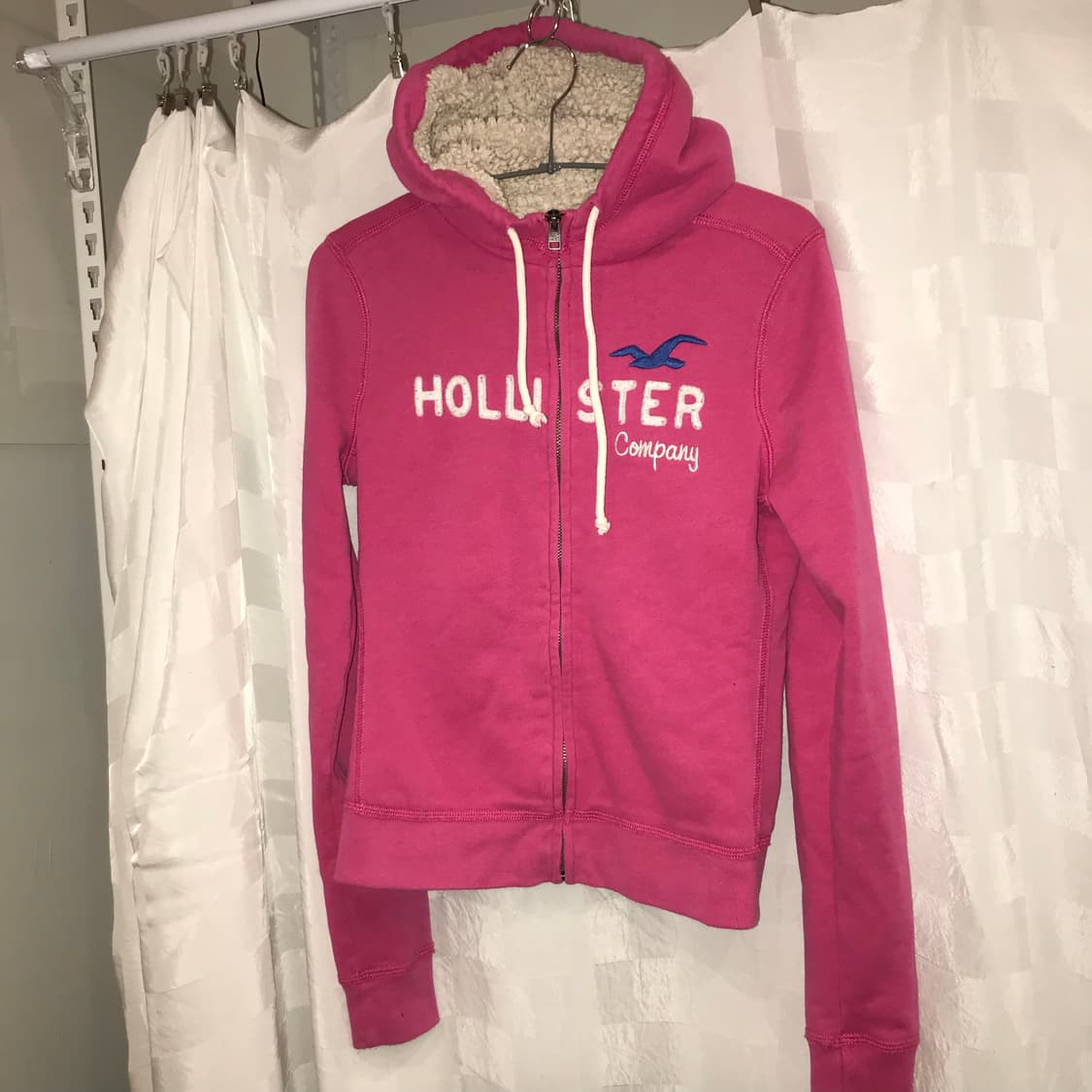 Hollister 홀리스터 딱붙핏 핫핑크 양털 후드집업 상품이미지2