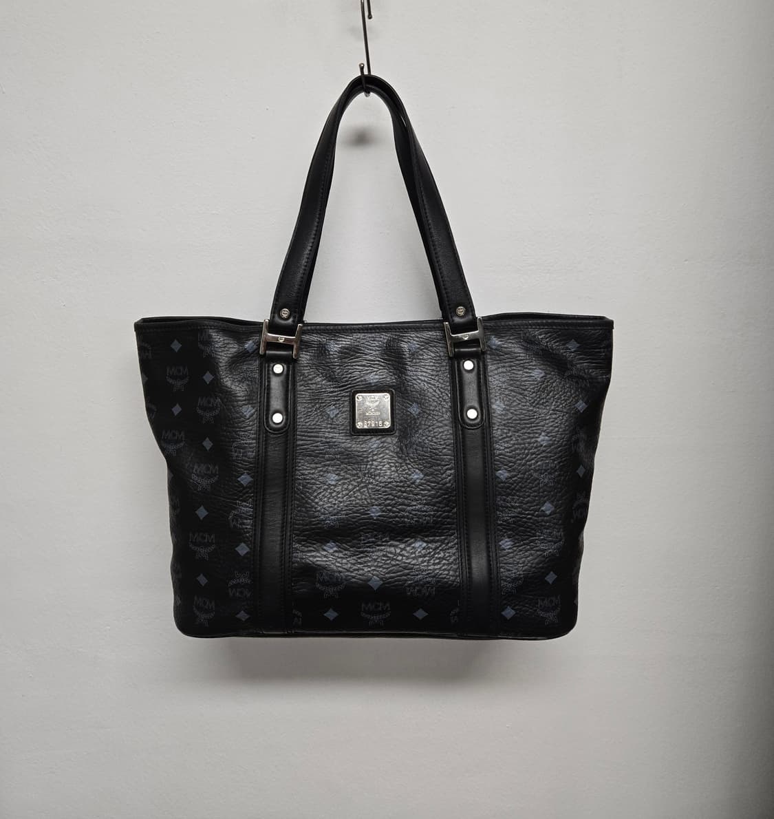 엠씨엠 MCM 쇼퍼백 블랙 비세토스 상품이미지1
