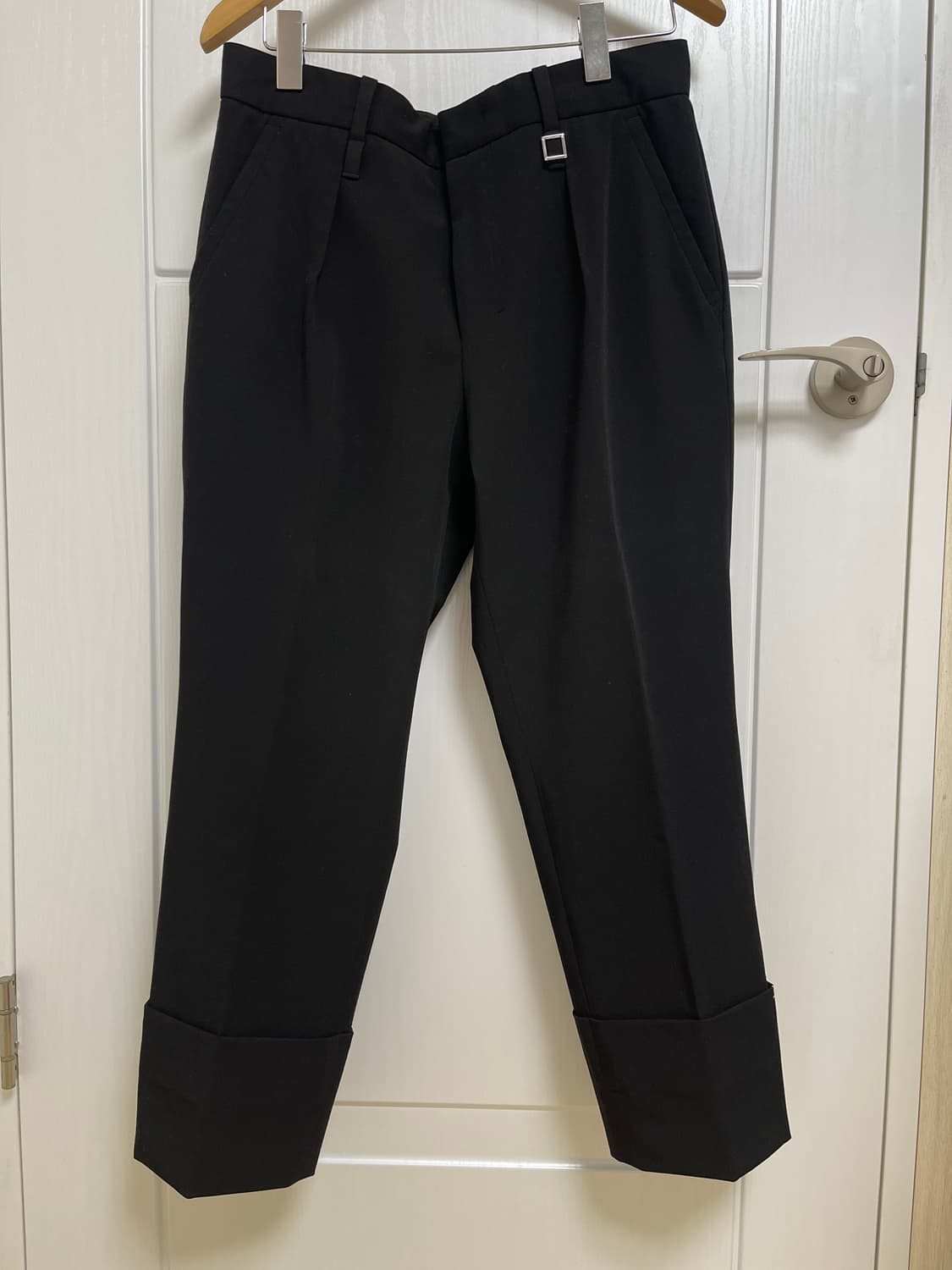 우영미 롱 스트레이트 팬츠 블랙 - 23SS 상품이미지1