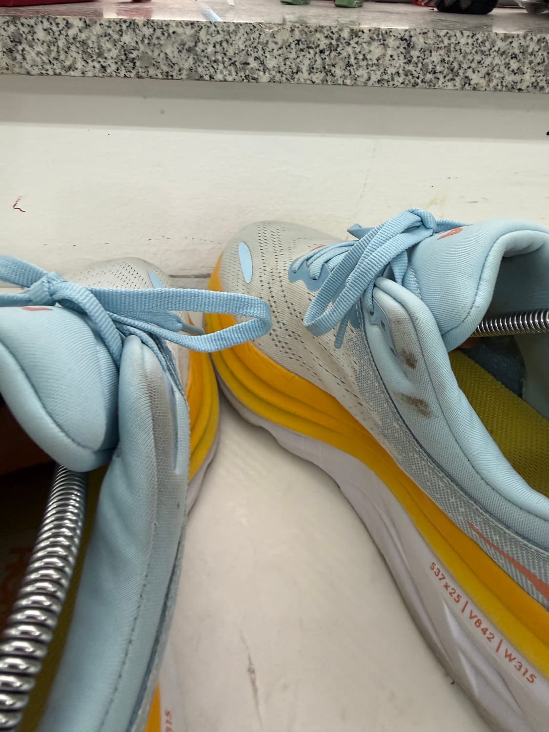 정품) 호카 본디8 운동화 280 상품이미지8