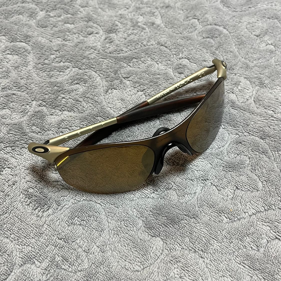 오클리 뉴 제로 0.4 골드 빈티지 oakley new zero 아이자켓 상품이미지1