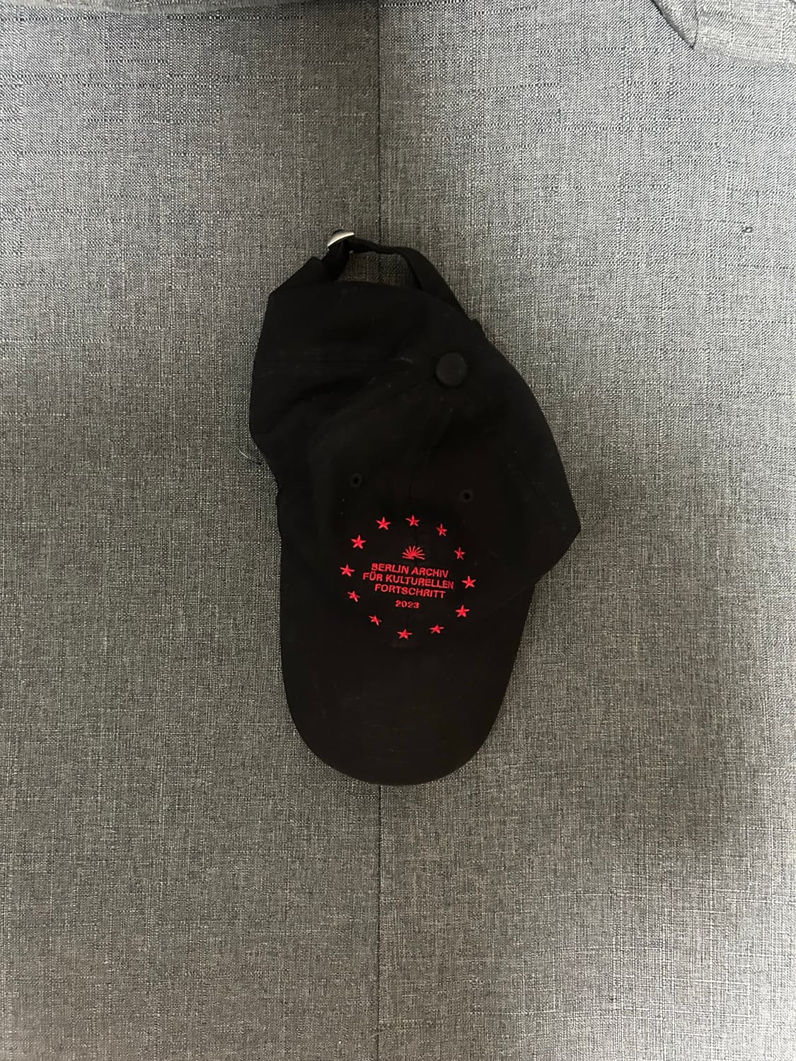 베를린포토북디스트리뷰션 ARCHIV SYMBOL 001 Cap 상품이미지1
