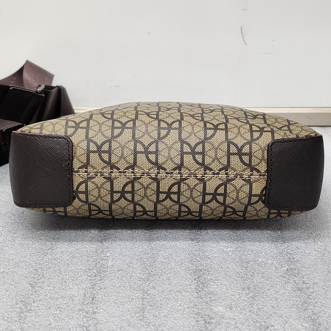 빈폴 정품 브라운 패턴 크로스백 28x27cm 상품이미지6