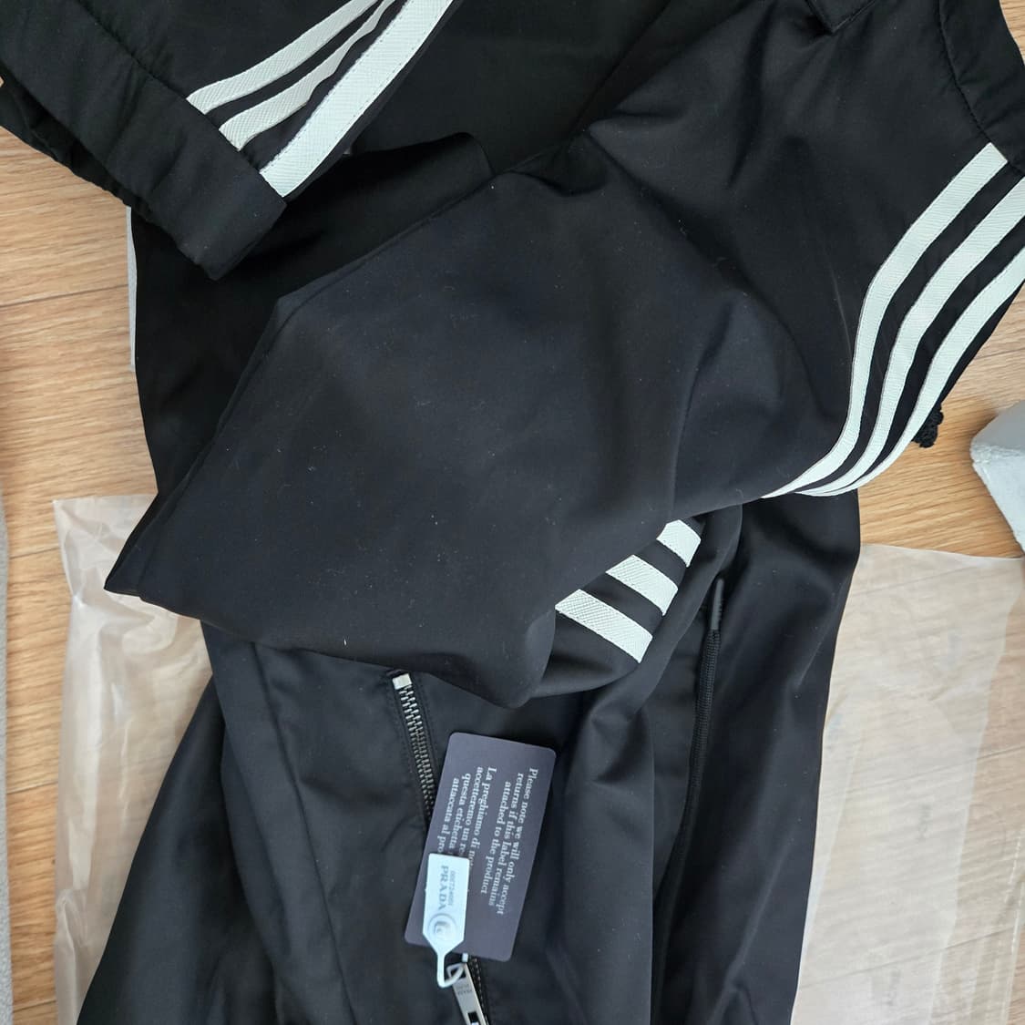 새상품 NFC정품 프라다 X 아디다스 리나일론 팬츠 블랙 xs 상품이미지5