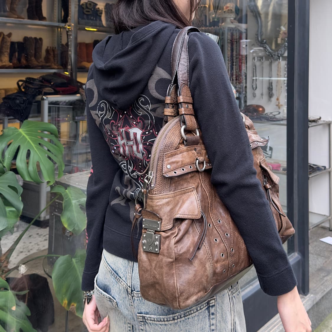 00s Y2K 쥬시 꾸뛰르 디스트레스트 가죽 빅백 상품이미지9