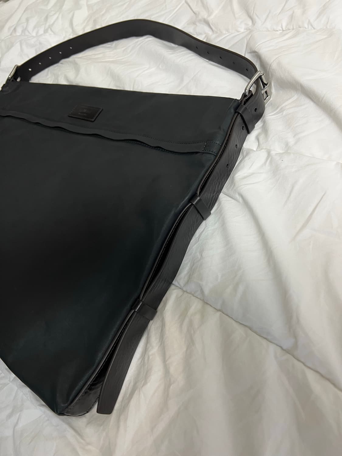 (새상품) 르메르 25FW 트렌치 포켓 미디움 백 상품이미지4