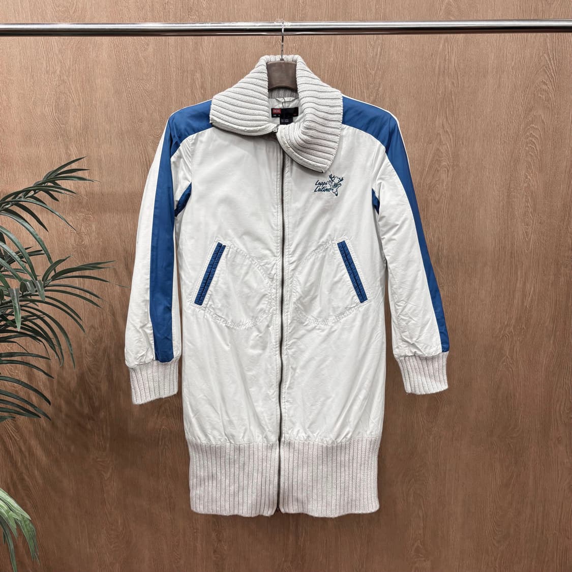 디젤 롱 점퍼 컬러 배색 니트 카라 리브 자수 그래픽 디테일 아이보리 상품이미지1