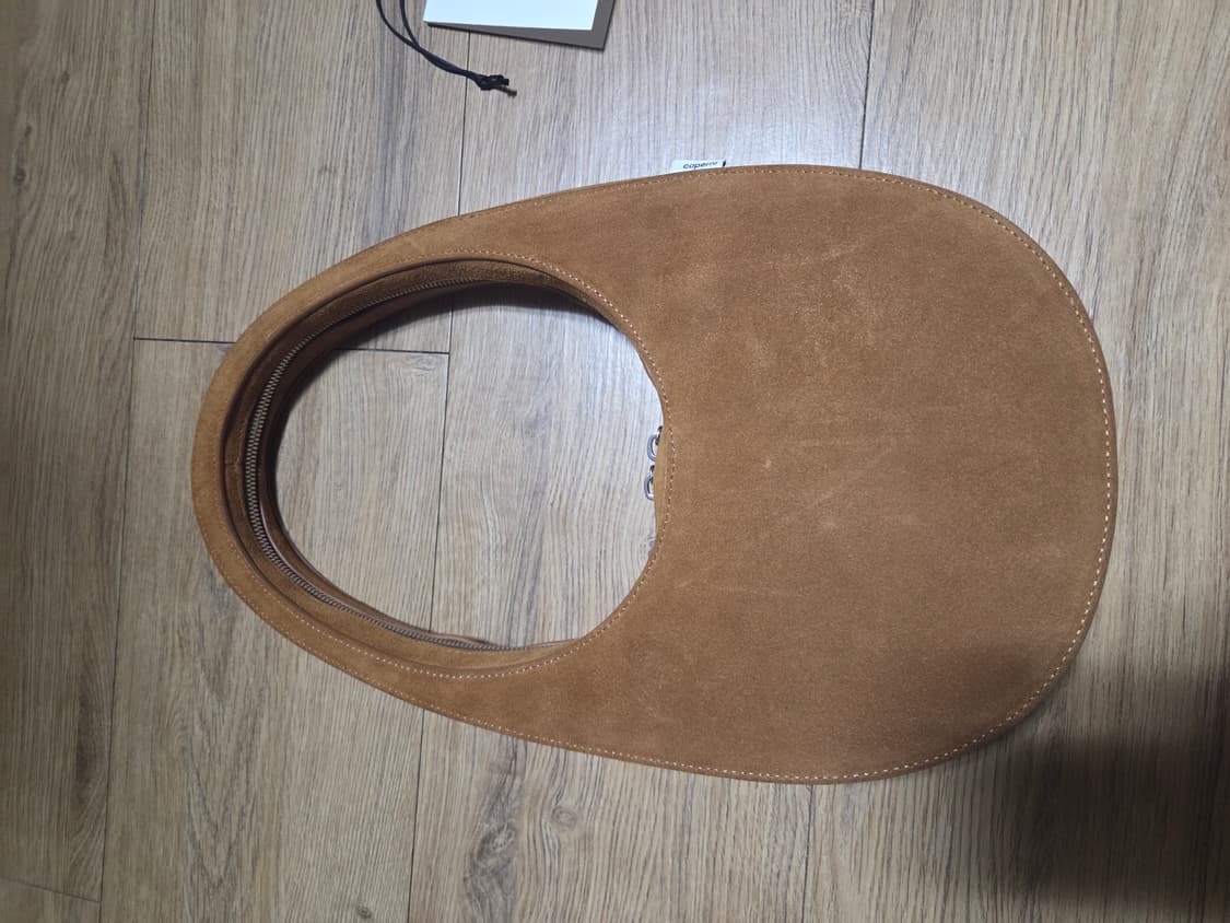 코페르니 스웨이드 스와이프백 상품이미지4